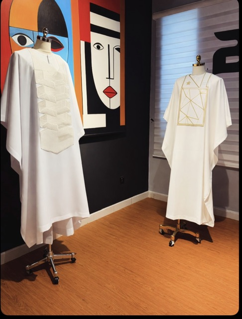 • The Imperial White Agbada • - Image 4